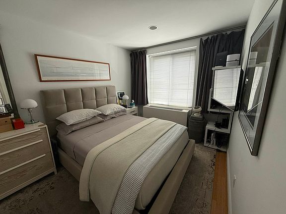 4th image of 535 51st Ave APT 3F