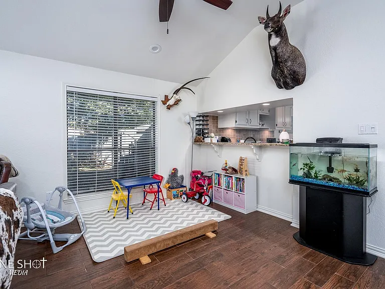 5081 Velta Ln — Photo 8