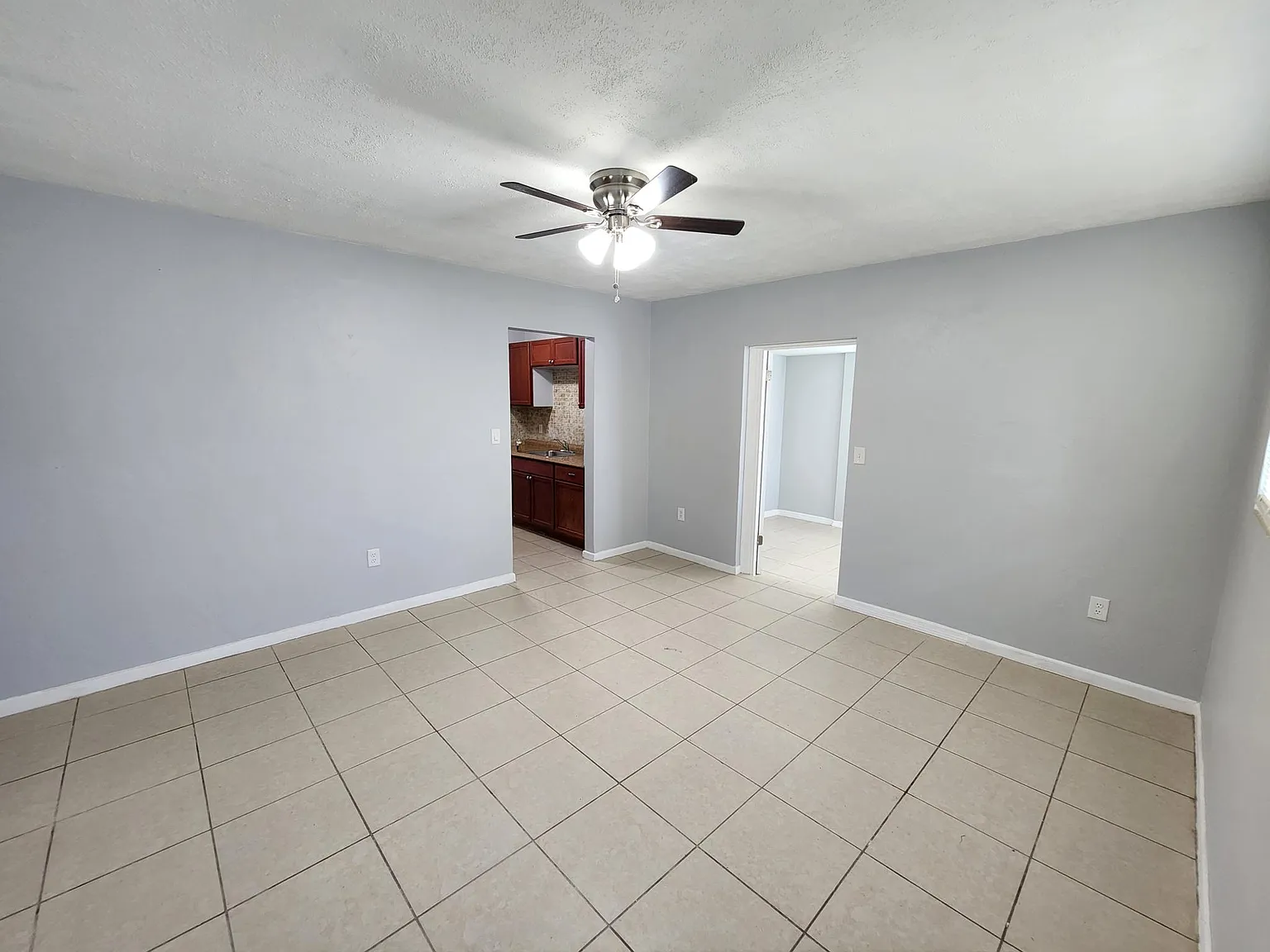4 bed, 1500 sqft, $1,900 — Photo 4