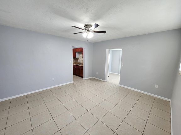 4th image of 8436 Porto Bello Ave