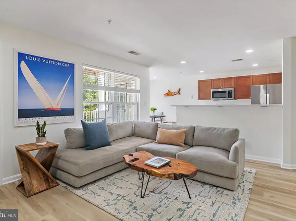 2026 Gov Thomas Bladen Way APT 203, Annapolis, MD 21401