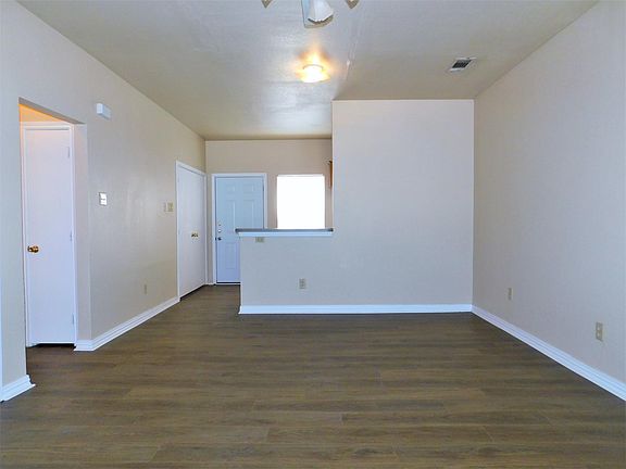 4th image of 5992 Robinwood St #5992