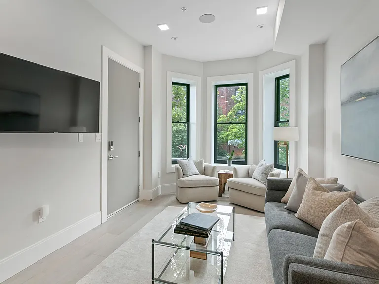 1819 Vernon St NW #3 — Photo 4