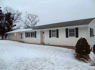 3655 42nd Ave, Eldon, IA 52554