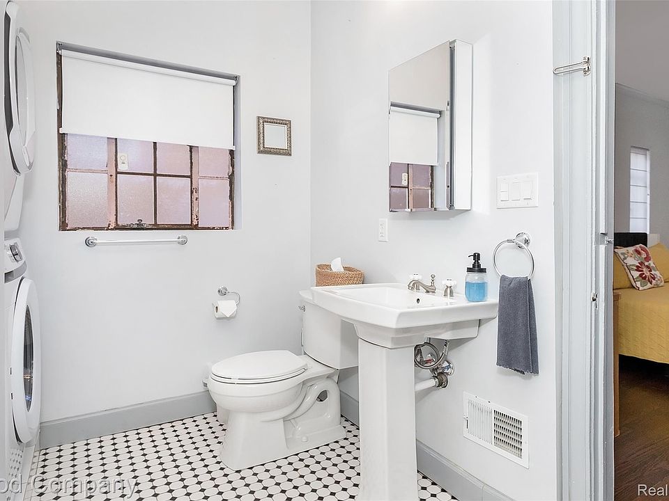 16910 La Salle Ave, photo 25