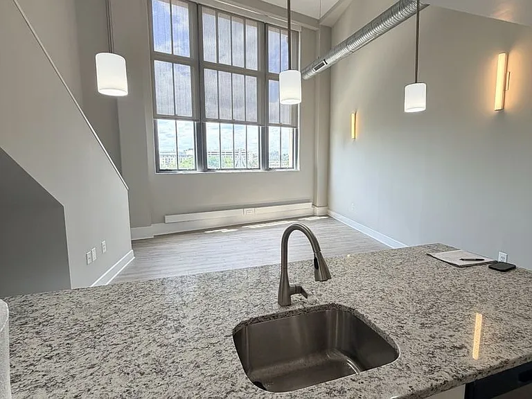1501 Saint Paul St — Photo 4