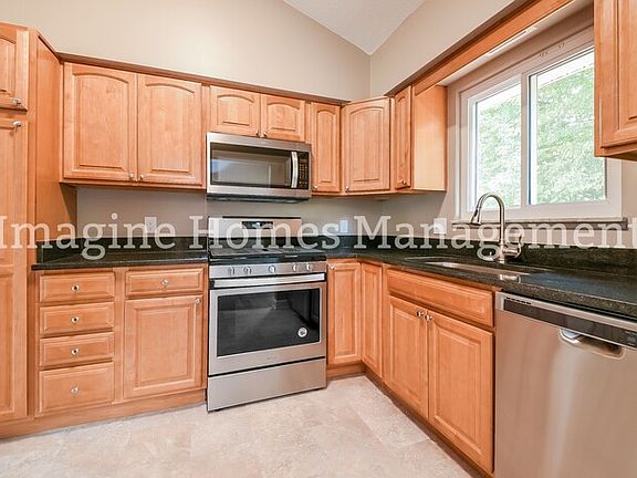 5th image of 9400 Lawnfield Dr