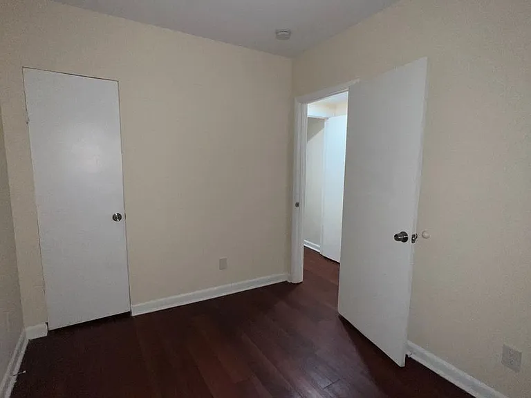 1423 W Fayette St — Photo 9