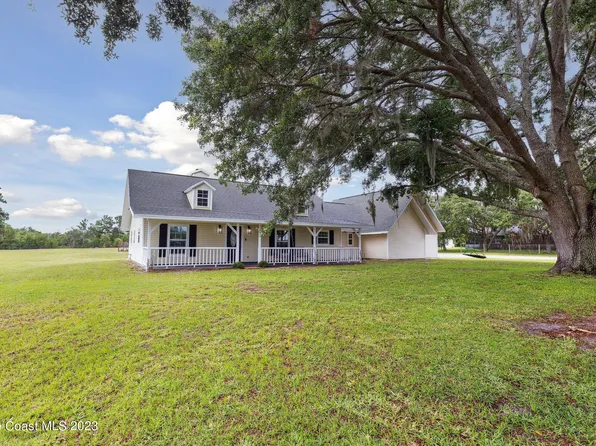 3755 Kloss St, Mims, FL 32754