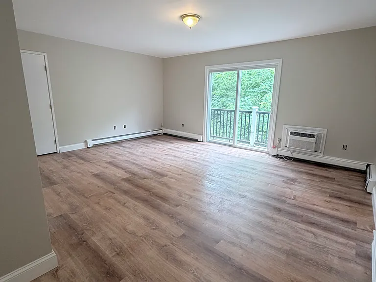 21 Chapel Hill Dr #11 — Photo 3