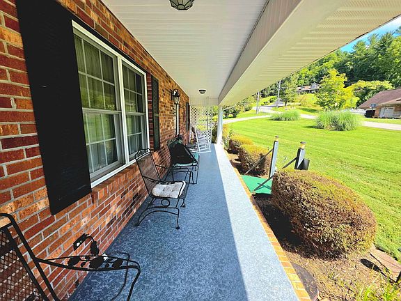 3rd image of 139 Fishery Loop Rd