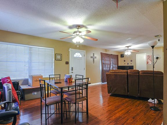 4th image of 3913 Melody Ln