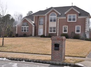 18 Woods Edge Dr, Jackson, NJ