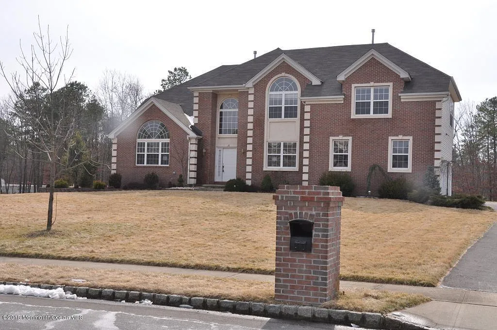 18 Woods Edge Dr photo 1
