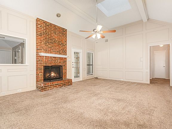 5th image of 2015 Robin Hill Ln