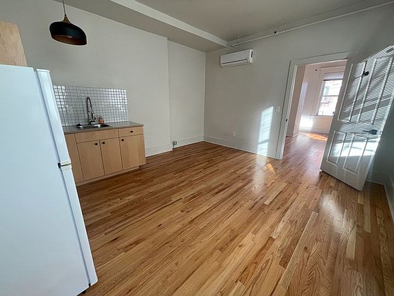 3rd image of 1714 Vine St APT 2