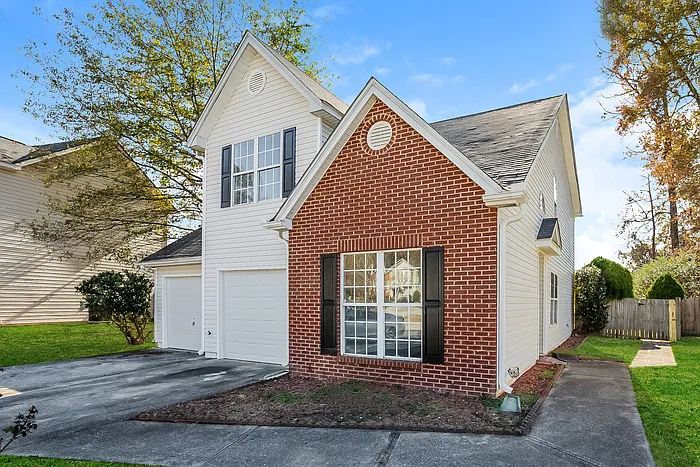 4 bed, 3.0 bath, 1638 sqft, $1,995 — Photo 2