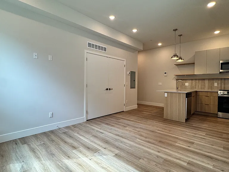 5222-24 Chester Ave #3 — Photo 14