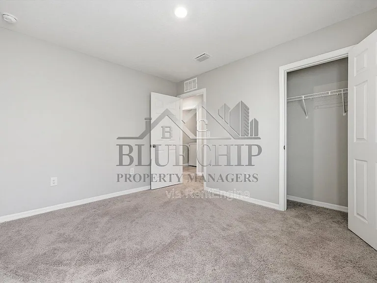 12937 Camarillo Pl — Photo 28