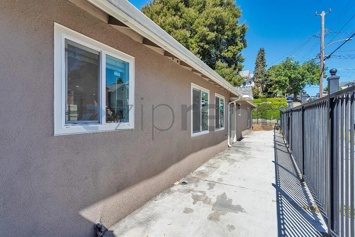 3 bed, 1300 sqft, $2,900 — Photo 4