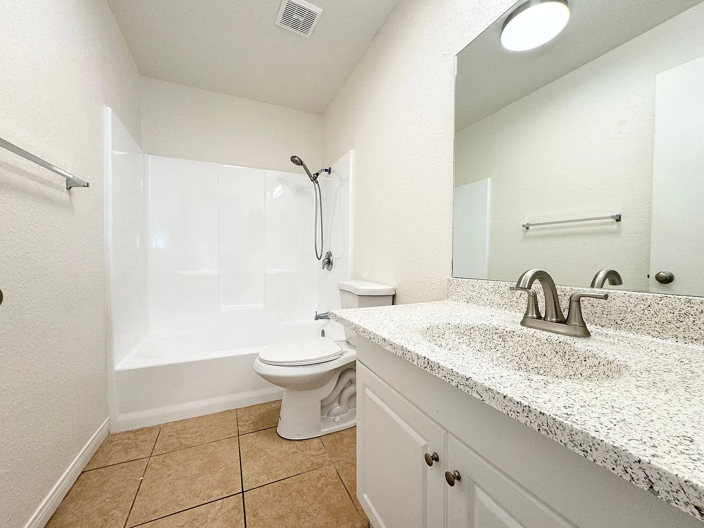 Coming Soon!! 2 Bedroom 1 Bathroom Apartment In Cathedral City! — Photo 4