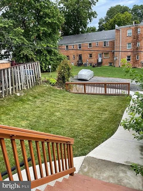 4 bed, 2.5 bath, 1436 sqft, $2,400 — Photo 2