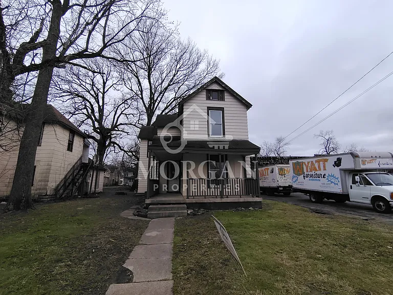 925 W 5th St #3 — Photo 1