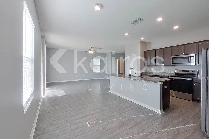 30098 Fedora Cir — Photo 6