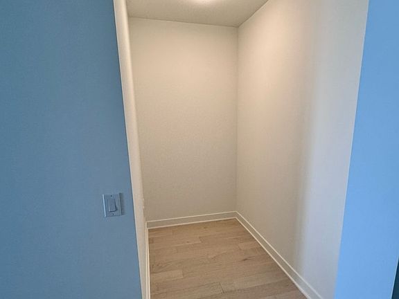 3rd image of 11 Yorkville Ave #4803
