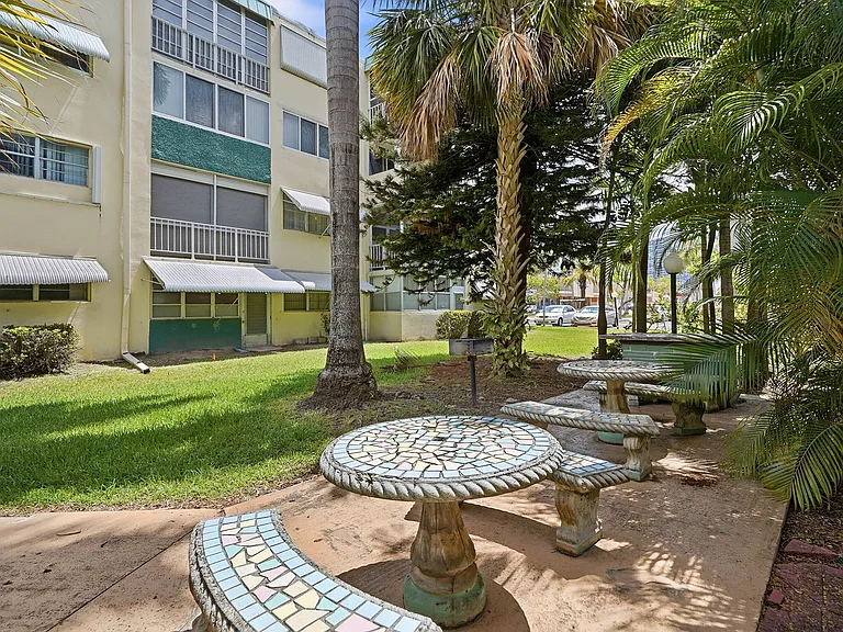 1333 E Hallandale Beach Blvd #335 — Photo 22