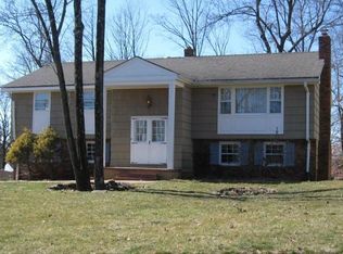 35 Windsor Dr, Pine Brook, NJ