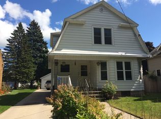 915 N 10th St, Manitowoc, WI 54220