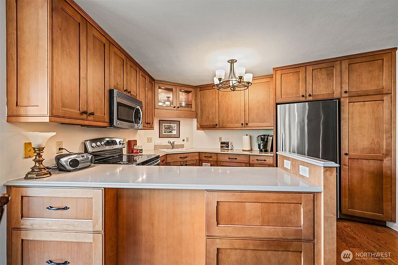 4th image of 2360 43rd Avenue E #302