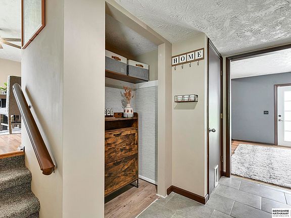 3rd image of 3201 Leawood Dr