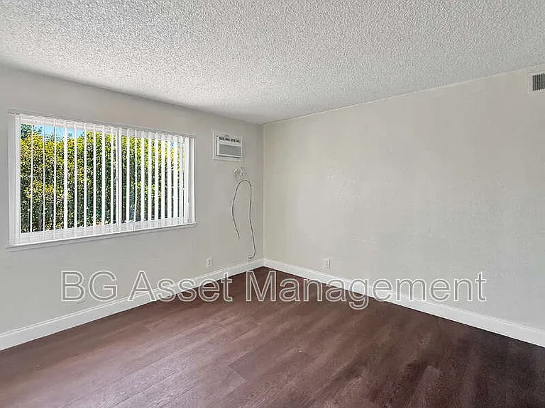 4110 34th Ave #4 — Photo 17