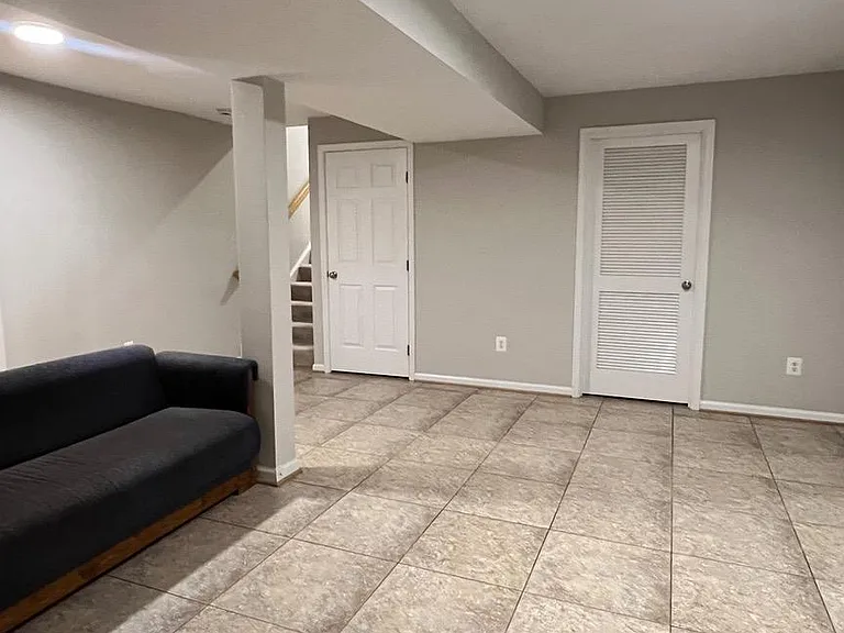 16 Emerald Dr — Photo 37