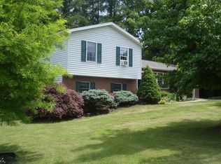 47 Holly Estates Dr, Gardners, PA 17324