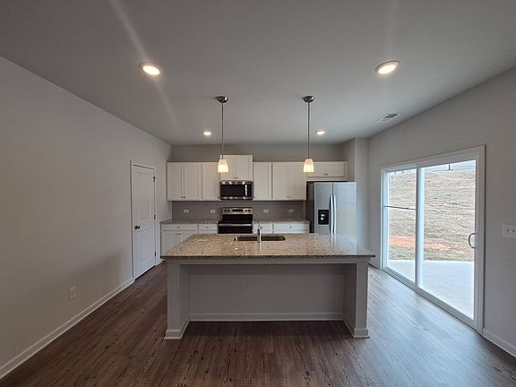 3rd image of 99 Softwood Ct
