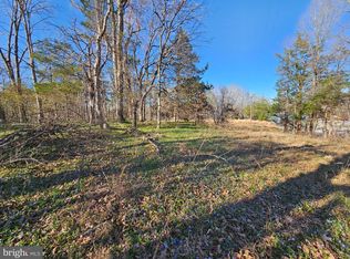 Layne St, Farmville, VA 23901