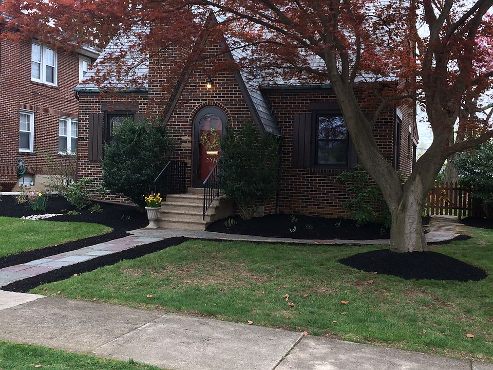2nd image of 2044 W Livingston St