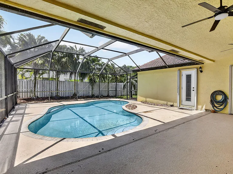 1959 Water Ridge Dr — Photo 40