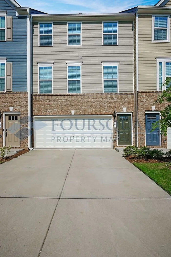 4 bed, 3.5 bath, 2417 sqft, $2,197 — Photo 3