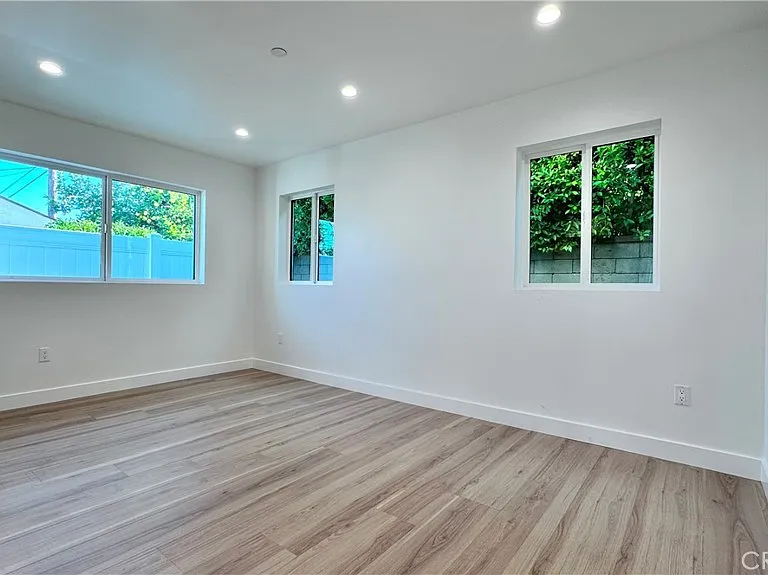 2135 N Brighton St #101 — Photo 12