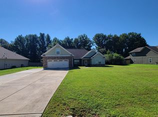 46 Winter Hawk Dr, Fort Mitchell, AL 36856