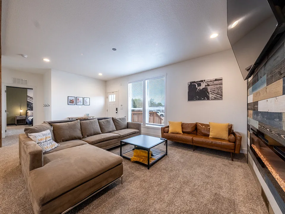 523 W Vance Dr #ID1249895P