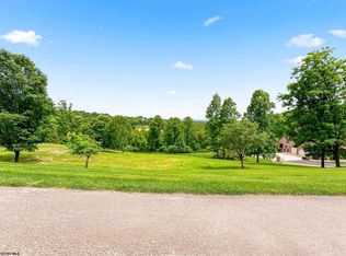 113 Iris Ln, Morgantown, WV 26501