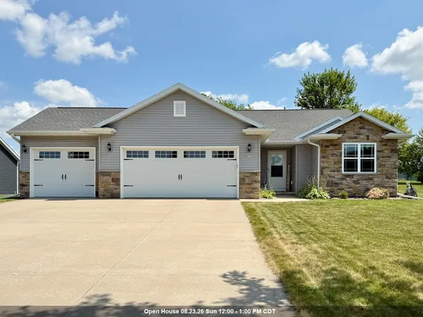 W6127 Sherwood Point Dr, Greenville, WI 54942