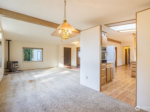 5th image of 20 Eds Place