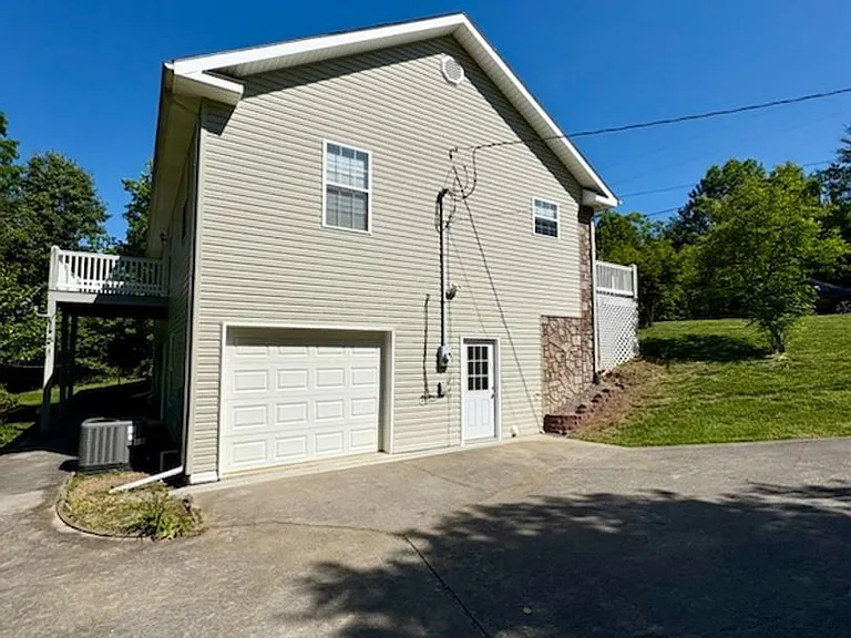 160 Burning Oaks Dr — Photo 32