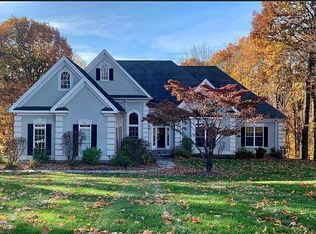23 Worthington Dr, Bloomfield, CT 06002